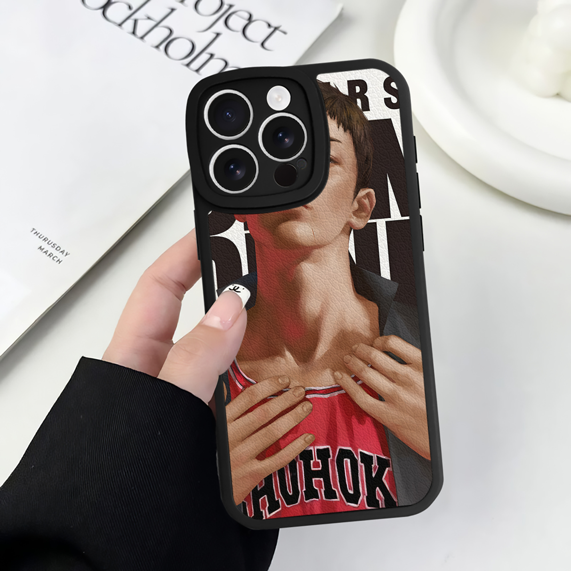 （画像用） SLAM DUNK／スラムダンク 【iPhone 16シリーズ対応】シリコンスマホケース（レザー調） 材質：シリコン